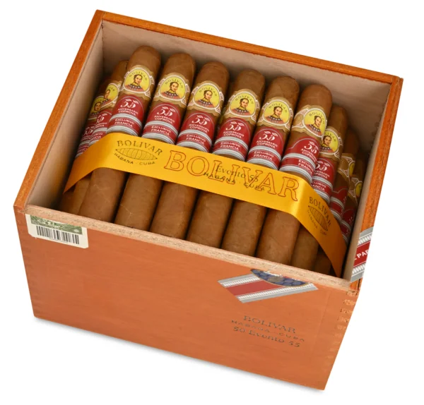 Il cabinet in legno da 50 pezzi aperto del nuovo Habano Bolivar Evento 55 Edición Regional Francia, ideale per il collezionismo.