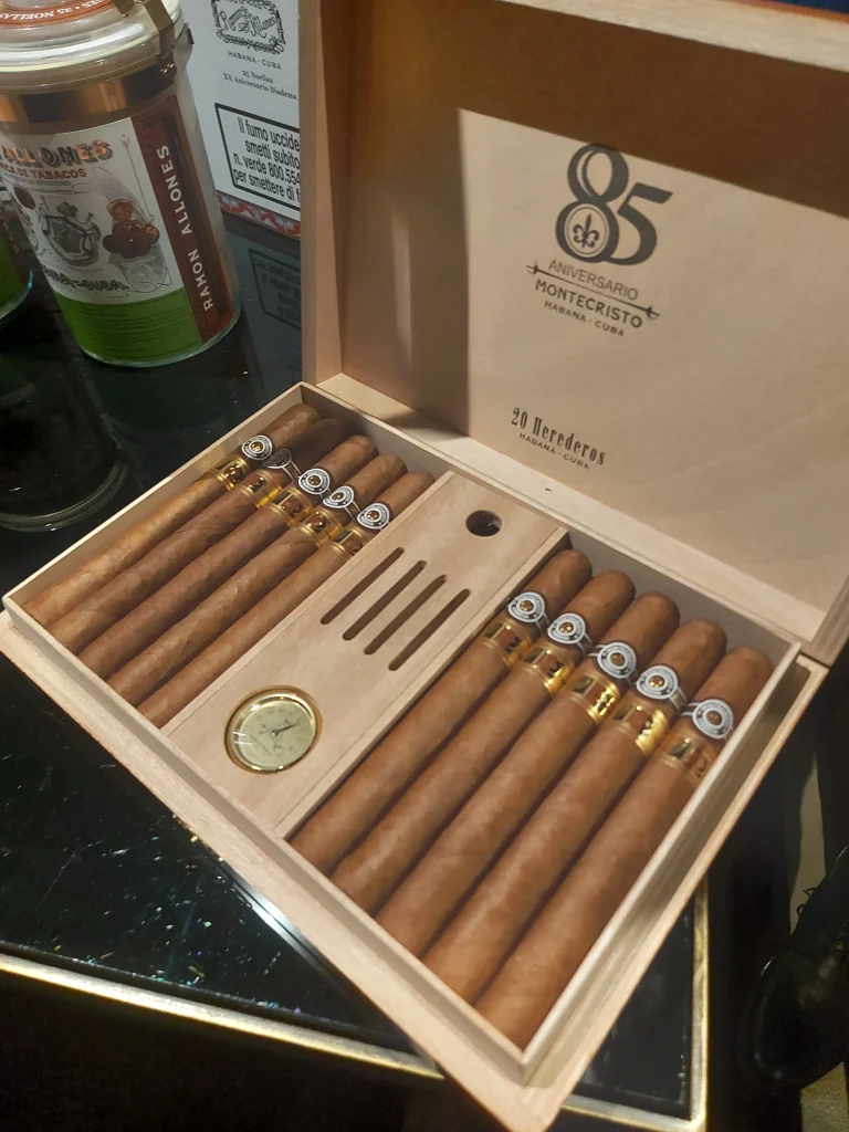 Il prezioso Montecristo Herederos LCDh & SP presentato nel corso della serata