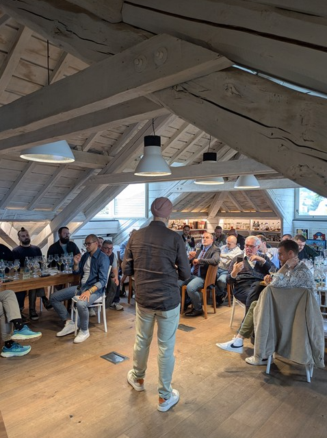 Dettaglio della presentazione tecnica di Elixir Distillers sul futuro del whisky e dei distillati artigianali