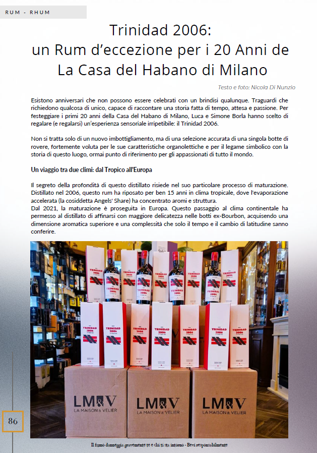 Bottiglia di Rum Trinidad 2006 17 Years Old Flag Series selezionata in esclusiva per La Casa del Habano di Milano.