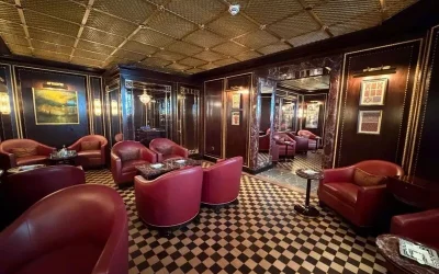Il Ritz di Londra inaugura la nuova Cigar Shop & Sampling Lounge: il trionfo del fumo lento e dell’artigianato italiano firmato DeART